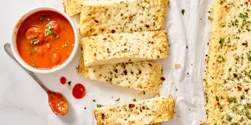 low carb cheesy bread made out of cauliflower