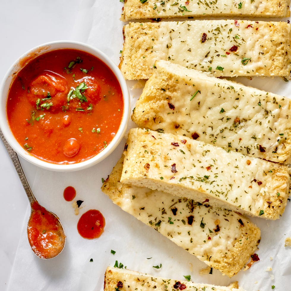 low carb cheesy bread made out of cauliflower