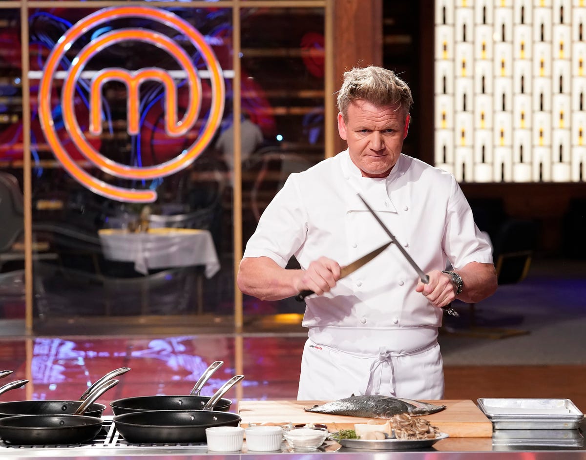 Gordon Ramsay showing us something., steel, chef