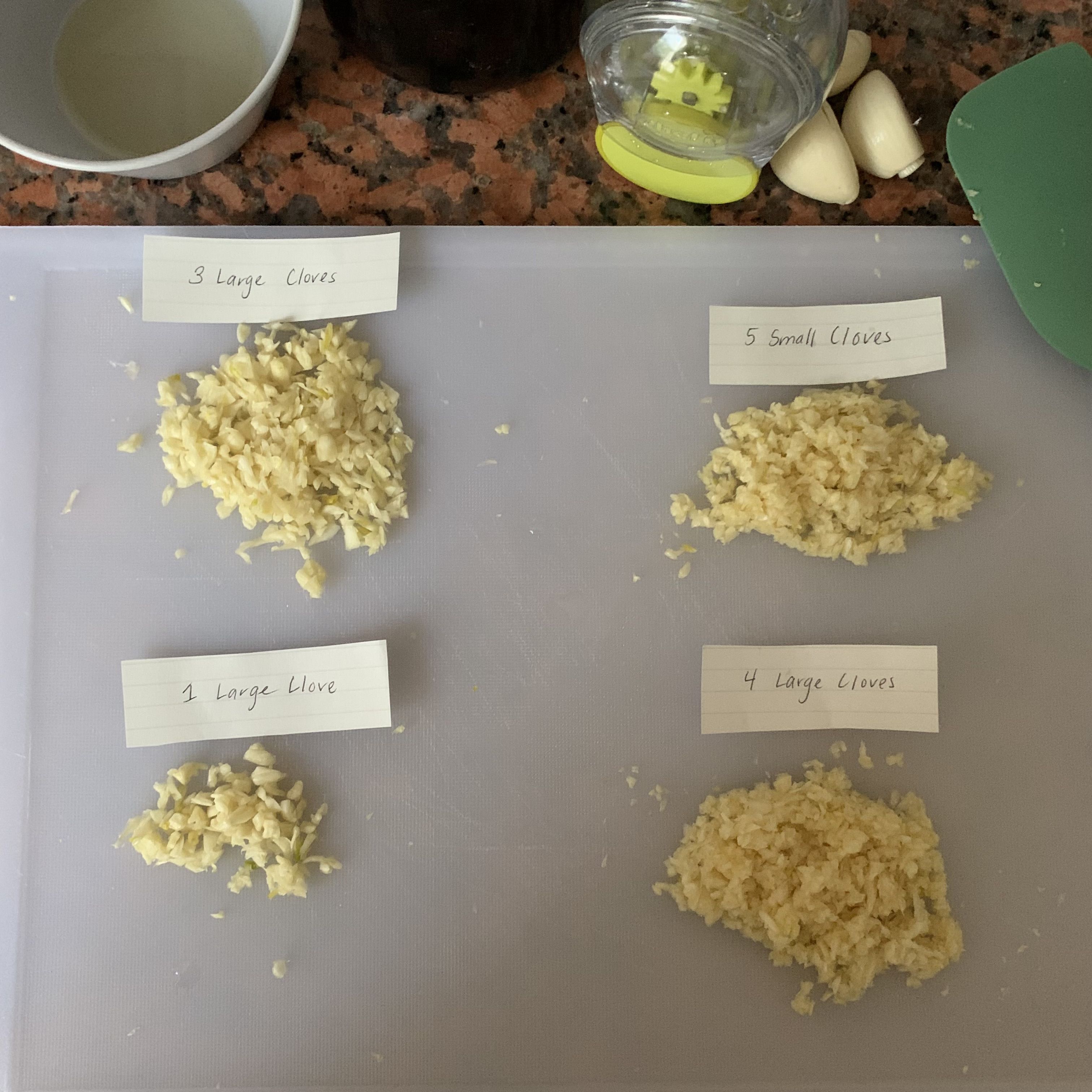  Chef'n GarlicZoom Garlic Chopper, Arugula and Meringue: Garlic  Presses: Home & Kitchen