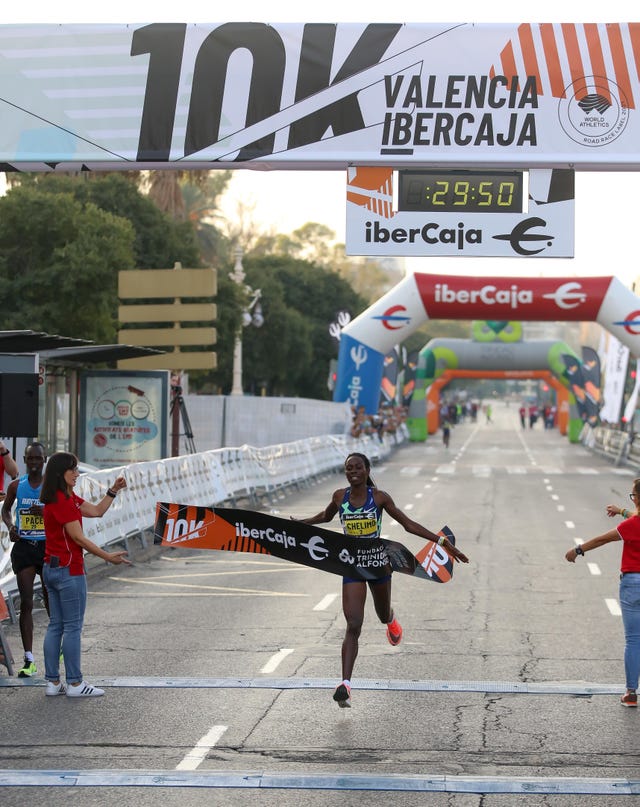 margaret chelimo gana la 10k de valencia