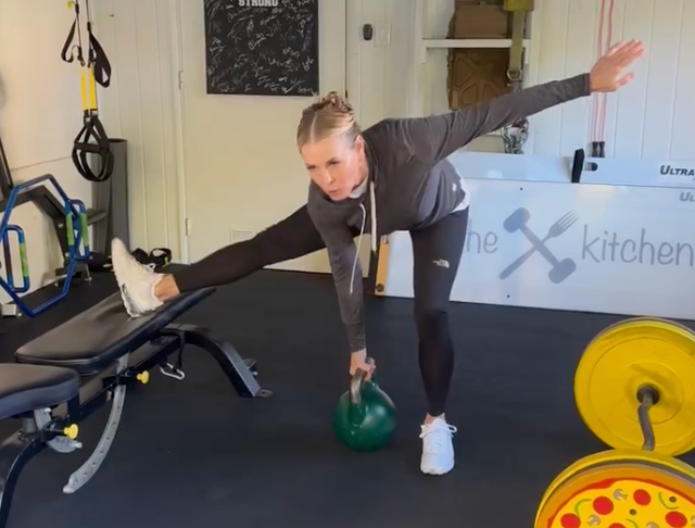 Watch Chelsea Handler Do Supported Single-Leg Romanian Deadlifts