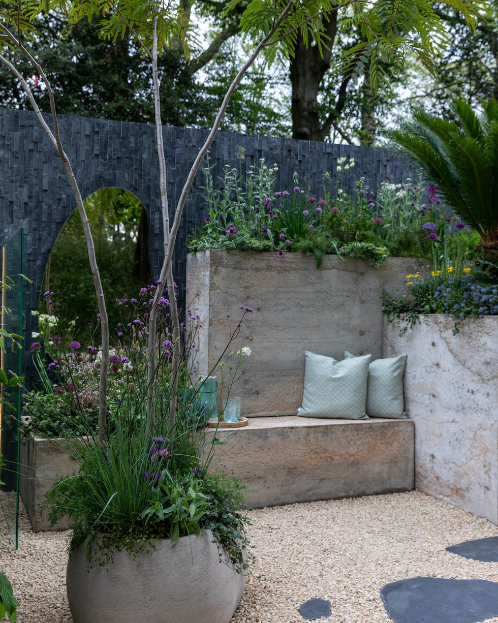 chelsea flower show 2023 gardening garden design container and balcony