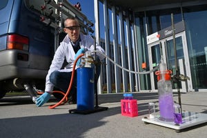 FRANCE-ENVIRONMENT-CHEMISTRY-CHEMICALS-RESEARCH-POLLUTION-WASTE