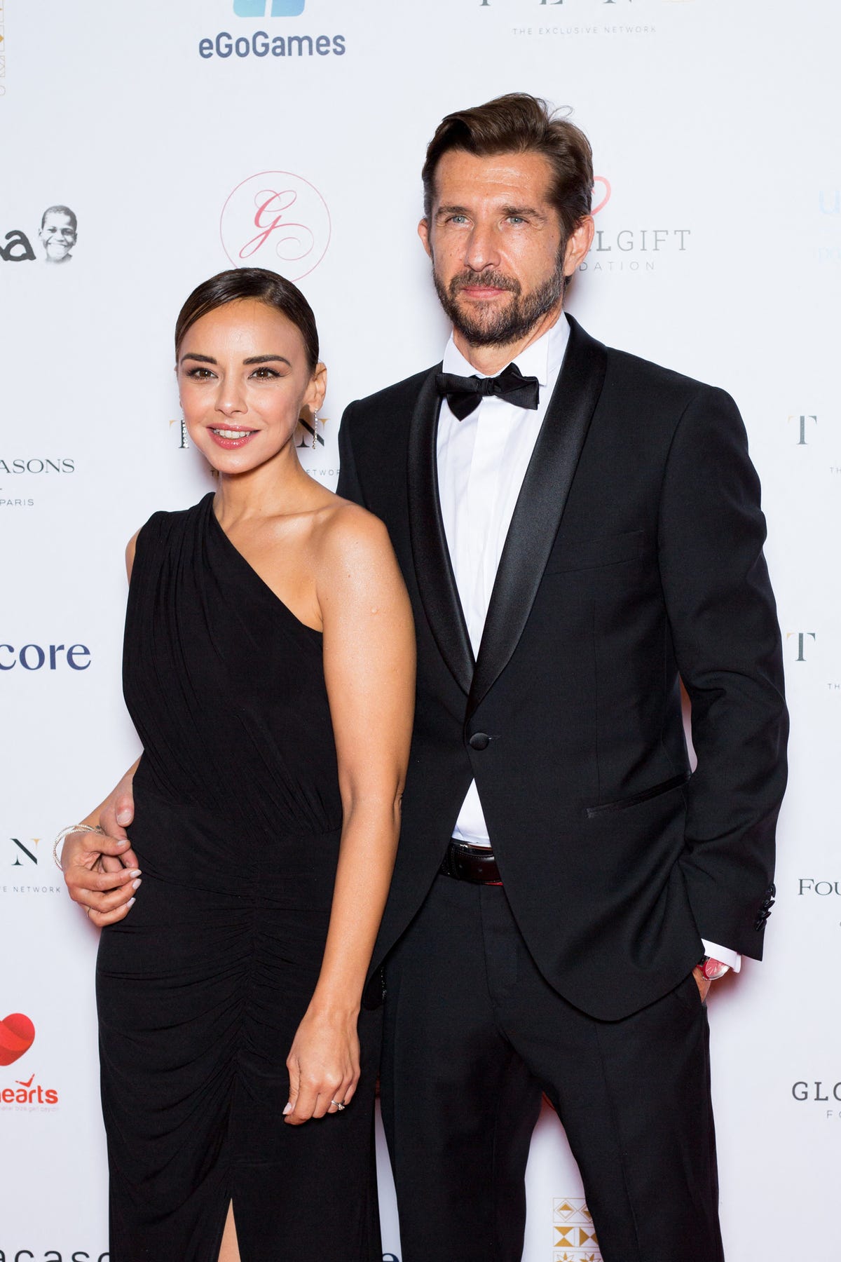 chenoa presume de prometido en la global gift gala