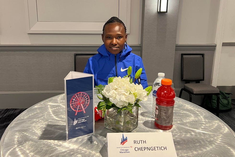 la atleta keniana ruth chepngetich durante la entrevista con efe en un céntrico hotel de chicago