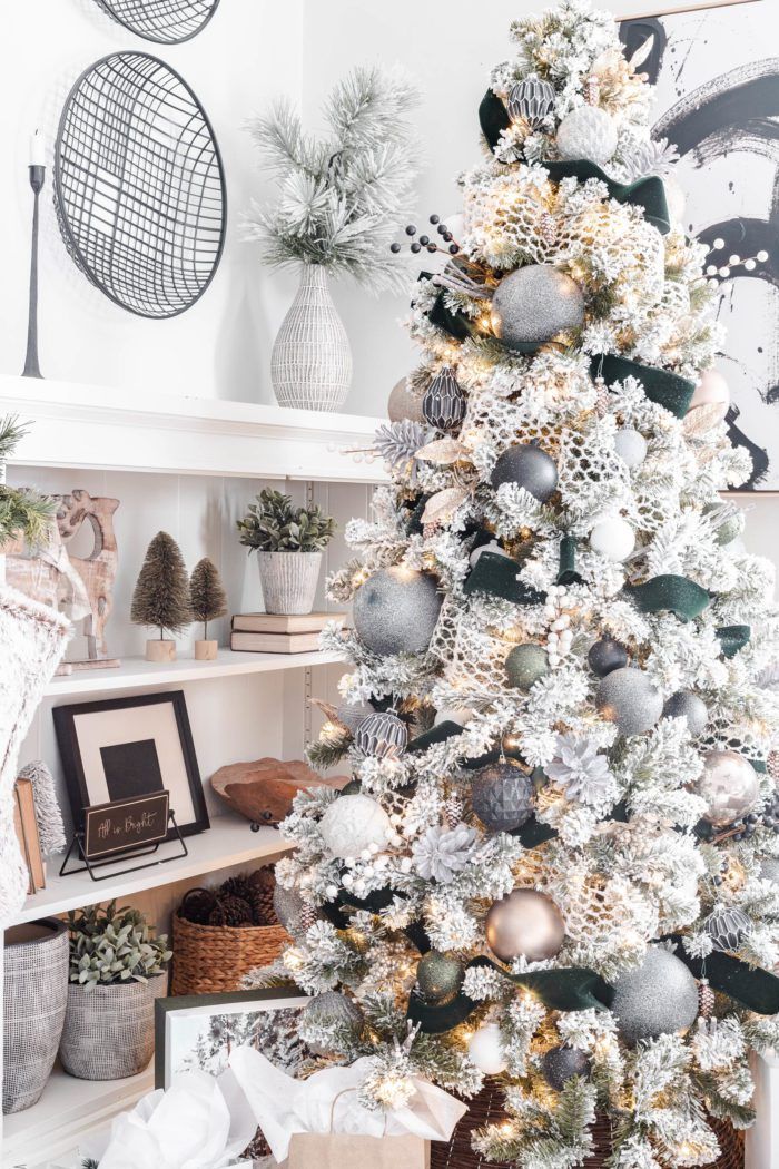 red and white christmas tree decoration ideas