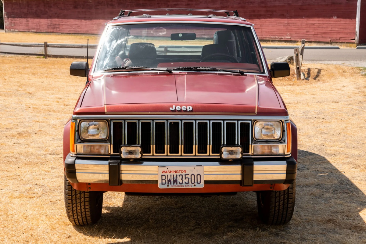 This 48k-Mile 1985 Jeep Cherokee For Sale on Bring a Trailer