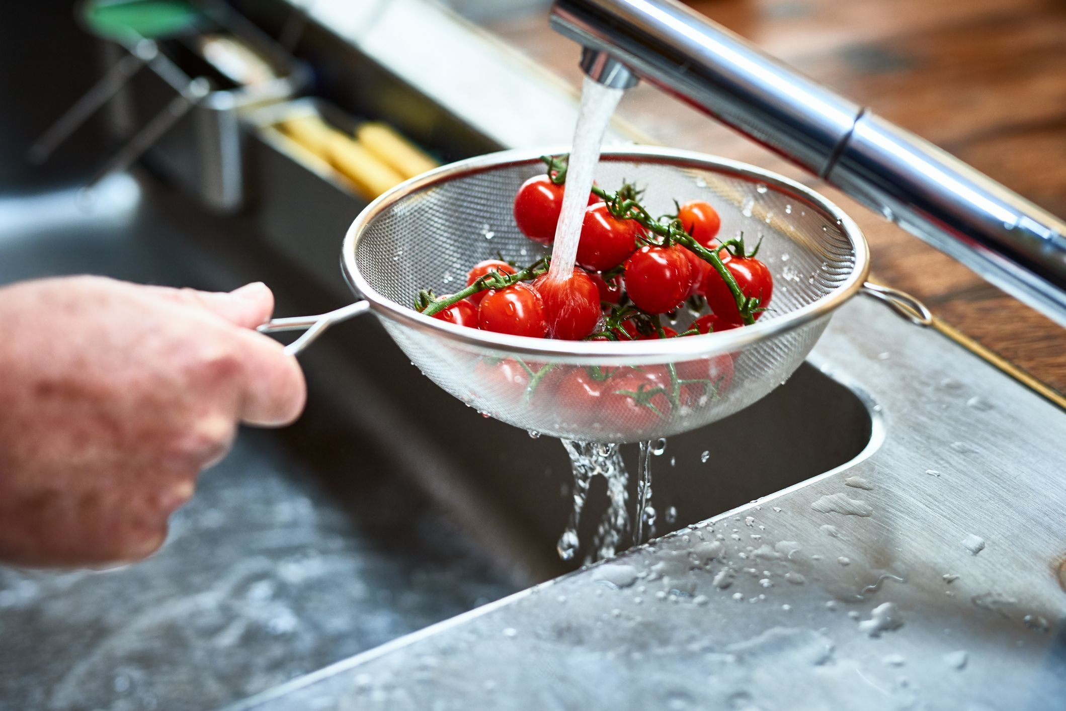 Here's How to Properly Wash Your Fruits and Veggies