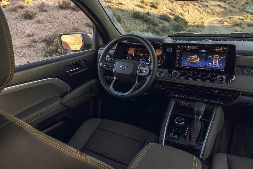 2025 chevrolet colorado zr2 interior