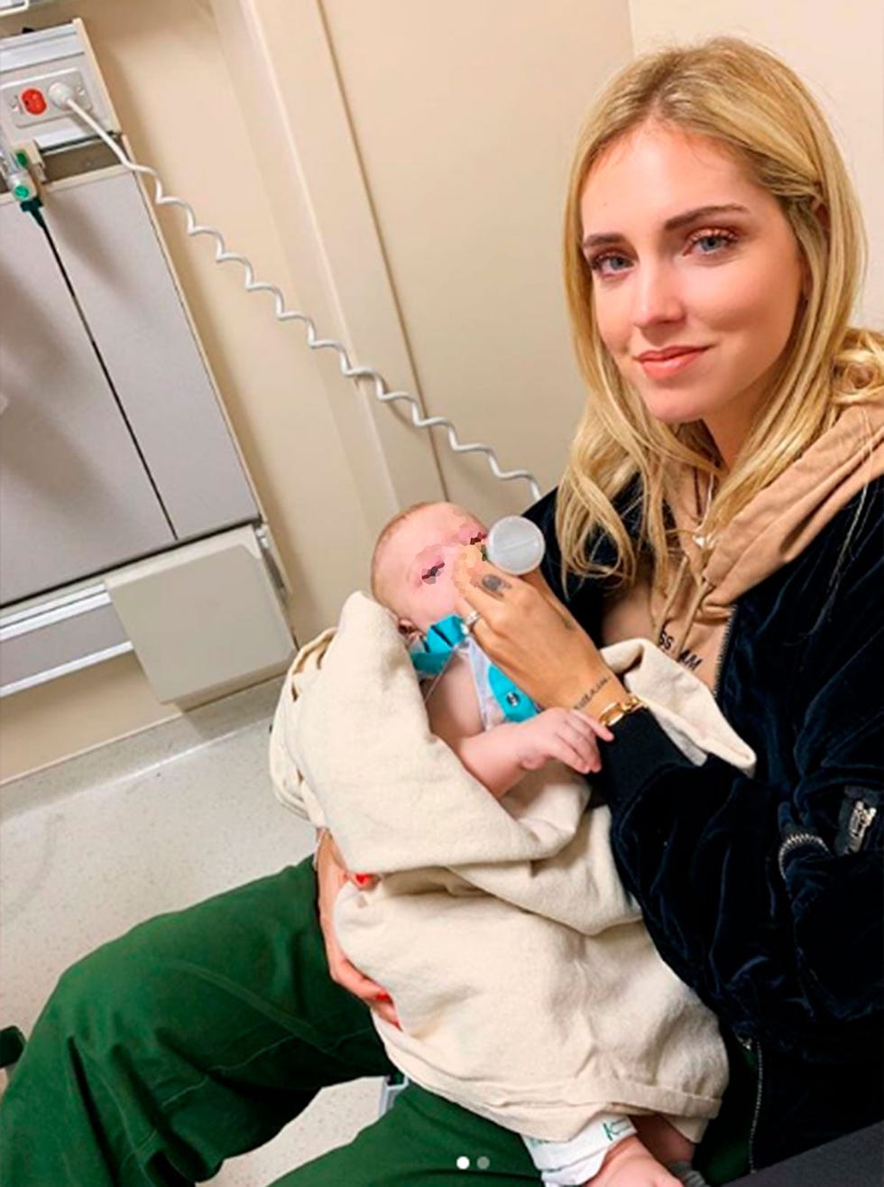 Chiara Ferragni con su hijo