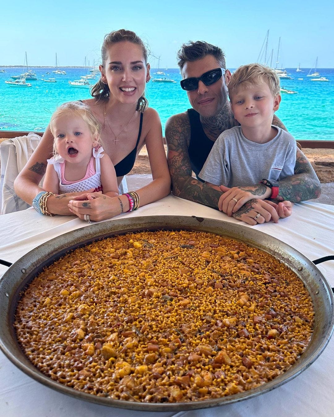 Chiara Ferragni e Fedez in vacanza a Formentera