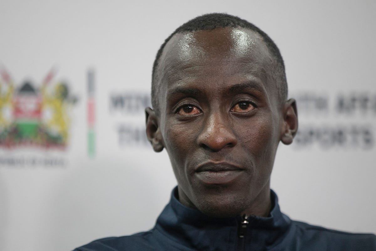 preview for La vittoria di Kelvin Kiptum alla Chicago Marathon