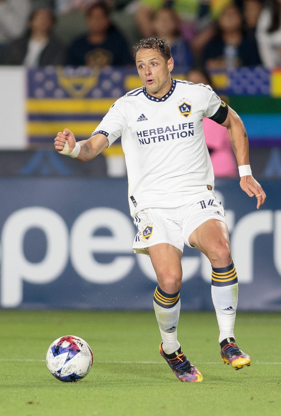 New LA Galaxy Jersey 2020- Javier Hernandez models 2020 home kit