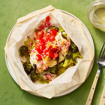 Chicken and Broccoli Parchment Packets chicken and broccoli parchment packets
