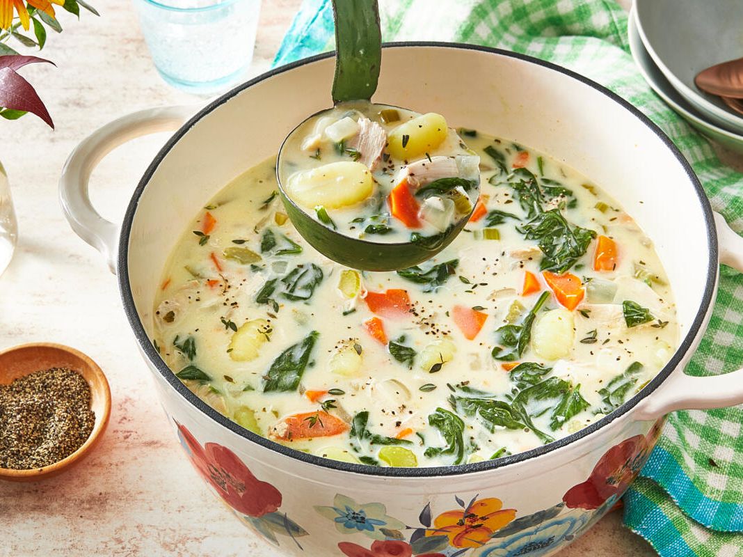 https://hips.hearstapps.com/hmg-prod/images/chicken-and-gnocchi-soup-recipe-2-1662605159.jpg?crop=0.6666666666666667xw:1xh;center,top&resize=1200:*