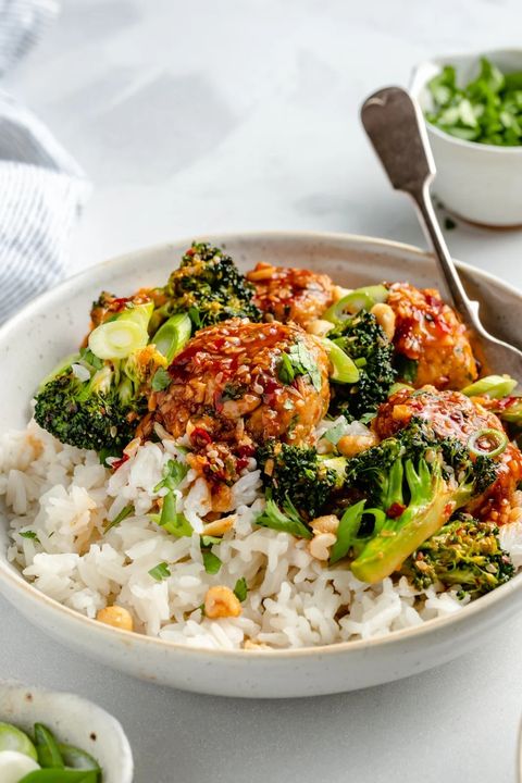 sweet and spicy sesame chicken meatball bowls with white rice and broccoli