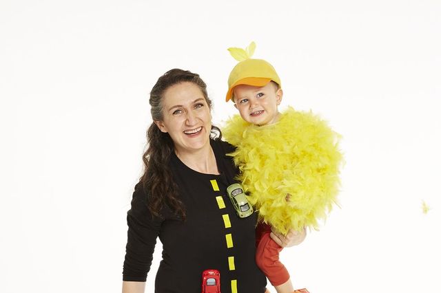 easy halloween costumes - chicken and road costume