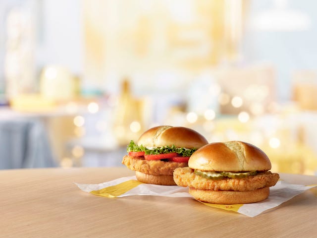 Food, Dish, Hamburger, Cheeseburger, Cuisine, Slider, Ingredient, Junk food, Breakfast sandwich, appetizer, 