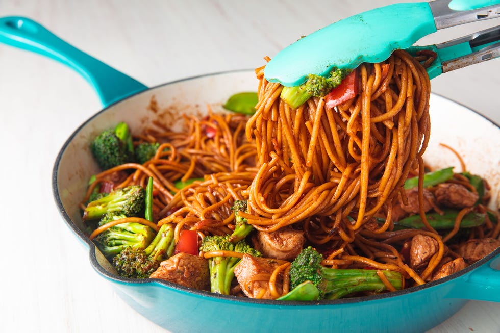 chicken lo mein horizontal
