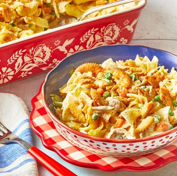 the pioneer woman's chicken noodle casserole