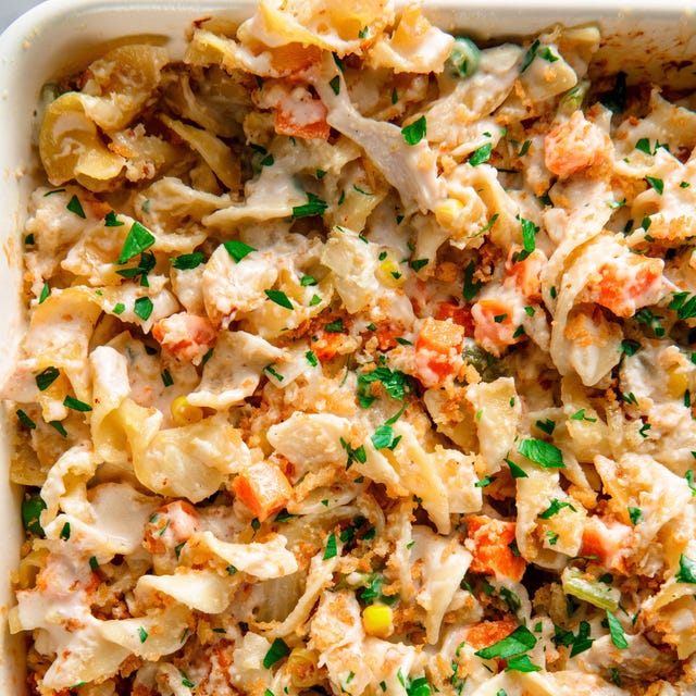 chicken pot pie noodle bake