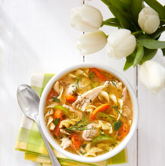 https://hips.hearstapps.com/hmg-prod/images/chicken-soup-recipes-ultimate-noodle-1657827445.jpg?crop=1.00xw:0.803xh;0,0.119xh&resize=640:*