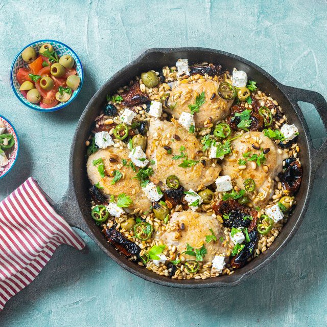 https://hips.hearstapps.com/hmg-prod/images/chicken-with-farro-and-feta-cheese-royalty-free-image-1643908593.jpg?crop=0.668xw:1.00xh;0.197xw,0&resize=640:*