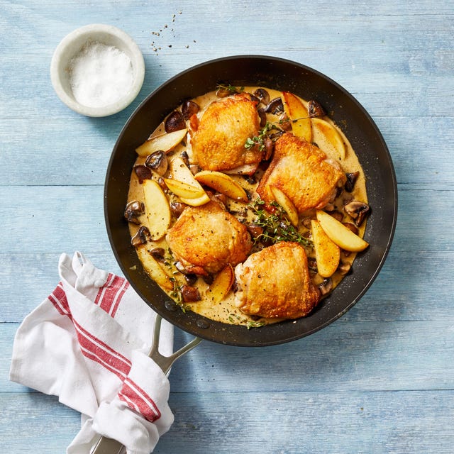 Chicken With Sautéed Apples and Mushrooms chicken with sautéed apples and mushrooms