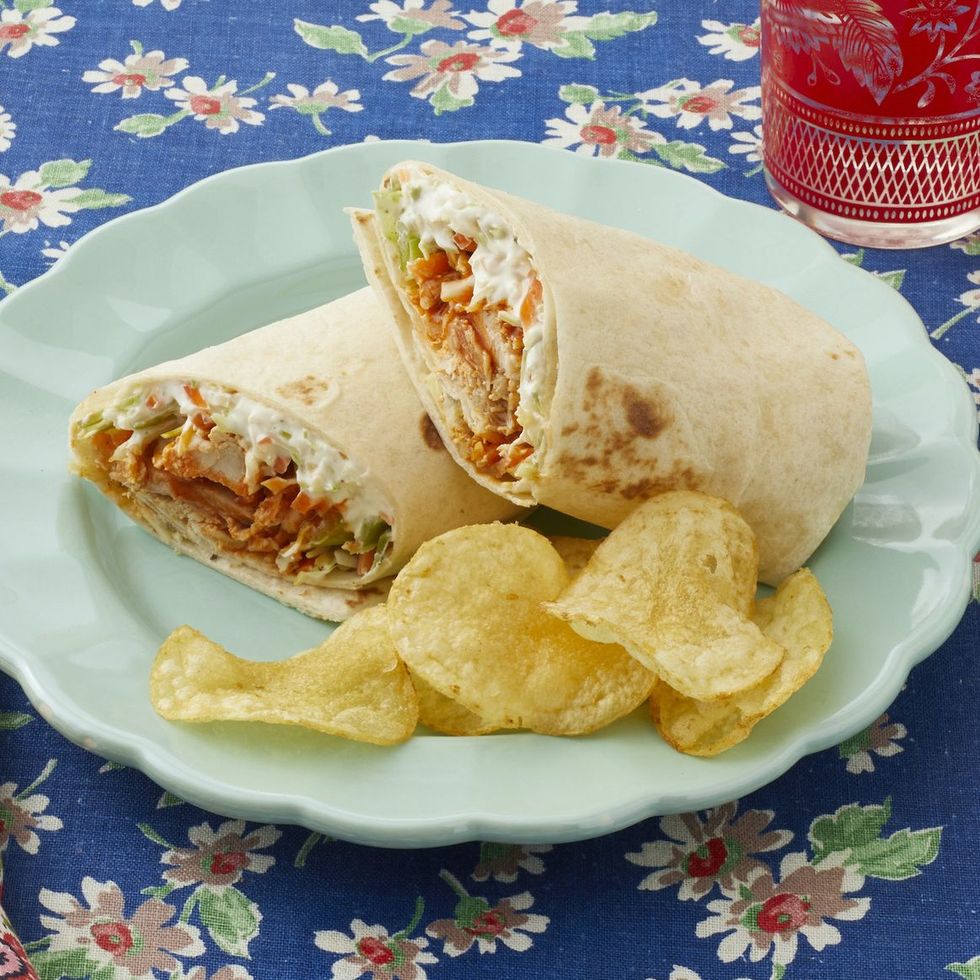 25 Healthy Chicken Wrap Recipes For Lunch or Dinner - Insanely Good