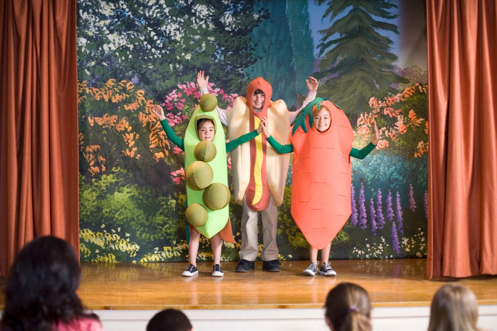 children 9 5 in school play