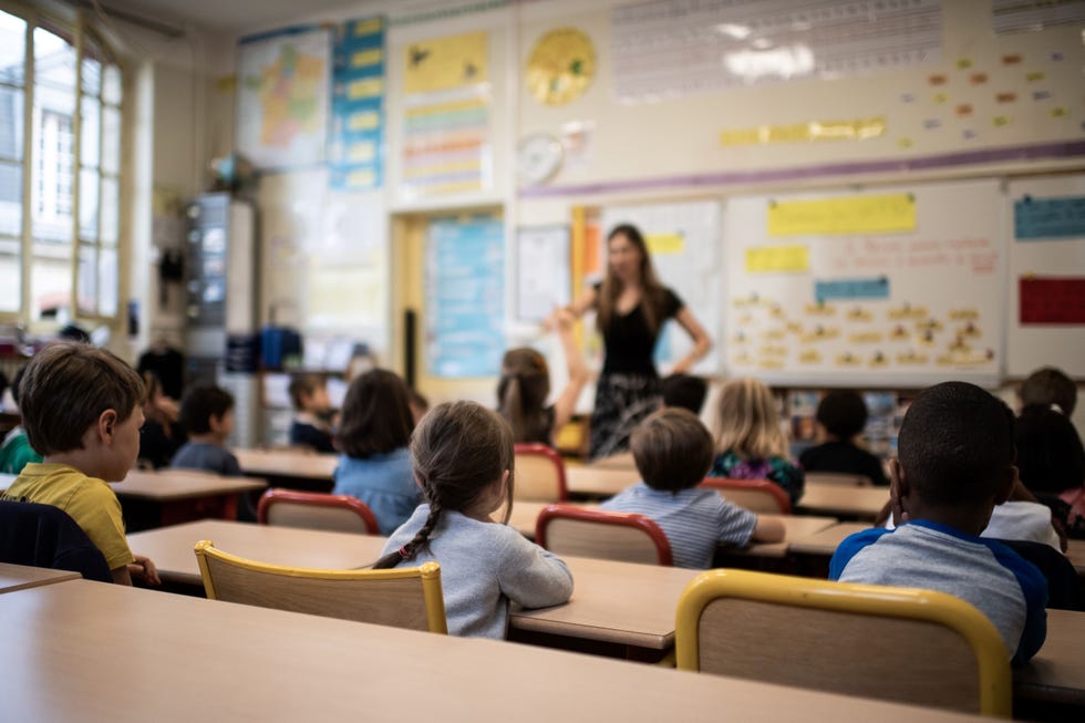 TOPSHOT-education-FRANCE-SCHOOL