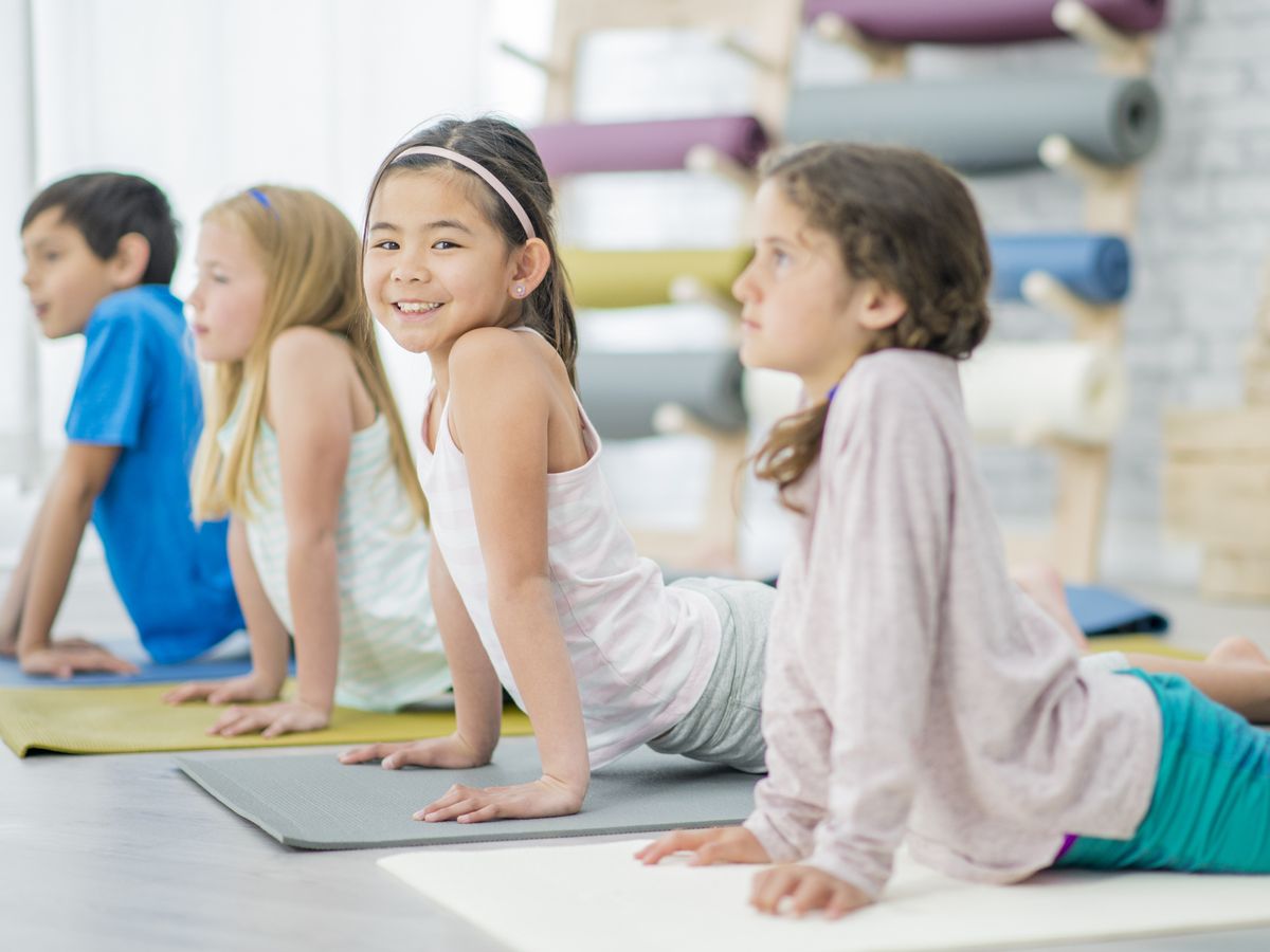 Yoga terapéutico, nueva actividad en el centro - Centro de