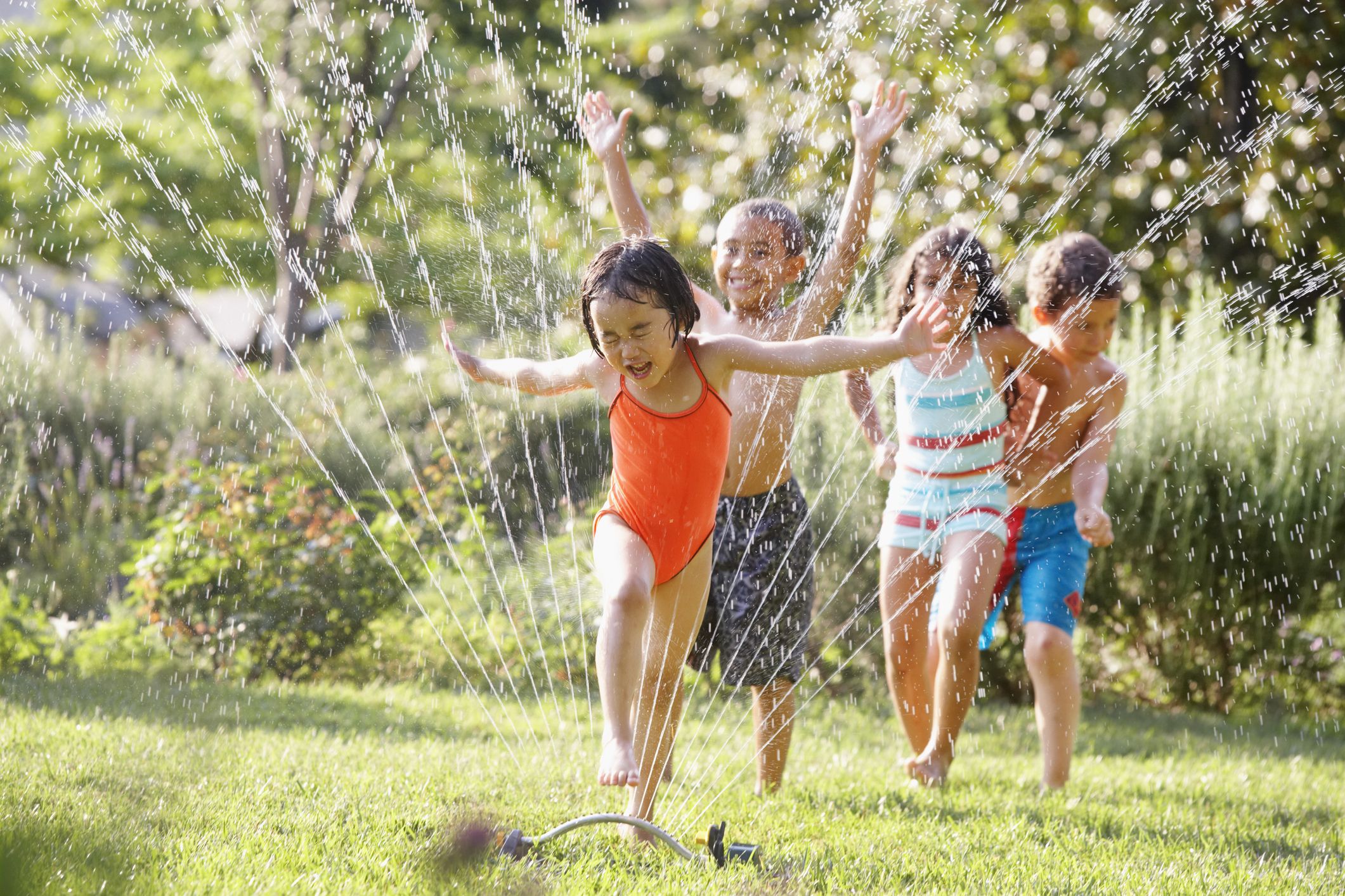 Kids sprinkler near store me