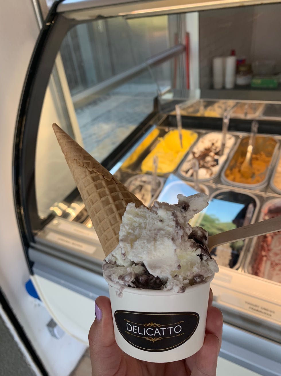 Ice cream, Gelato, Frozen dessert, Food, Dondurma, Dessert, Dairy, Sorbetes, Cuisine, Ingredient, 