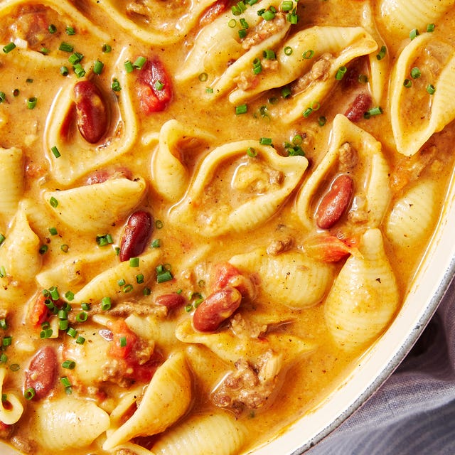 chili with mac and cheese noodles and cheese