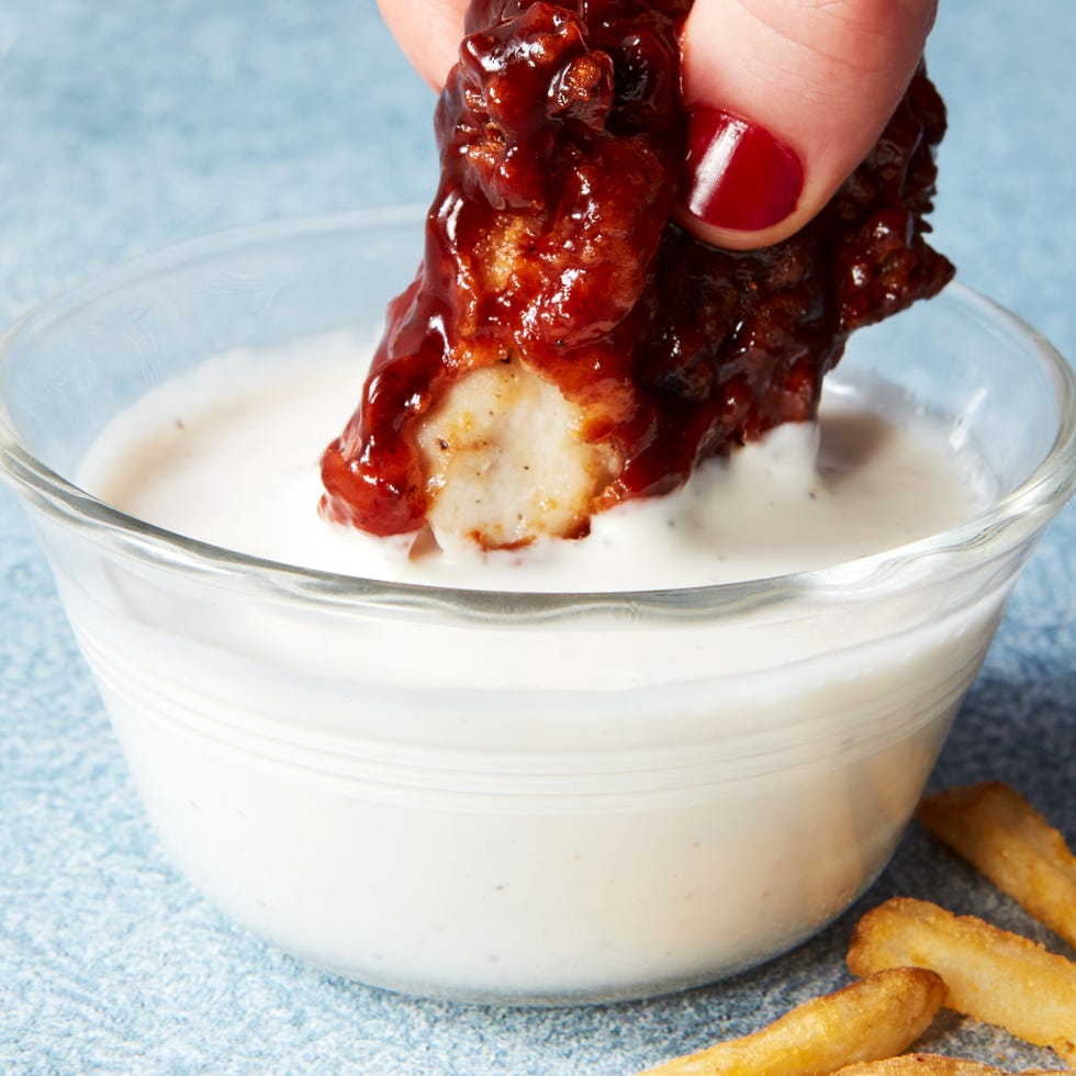 chili's honey chipotle chicken crispers with fries and ranch
