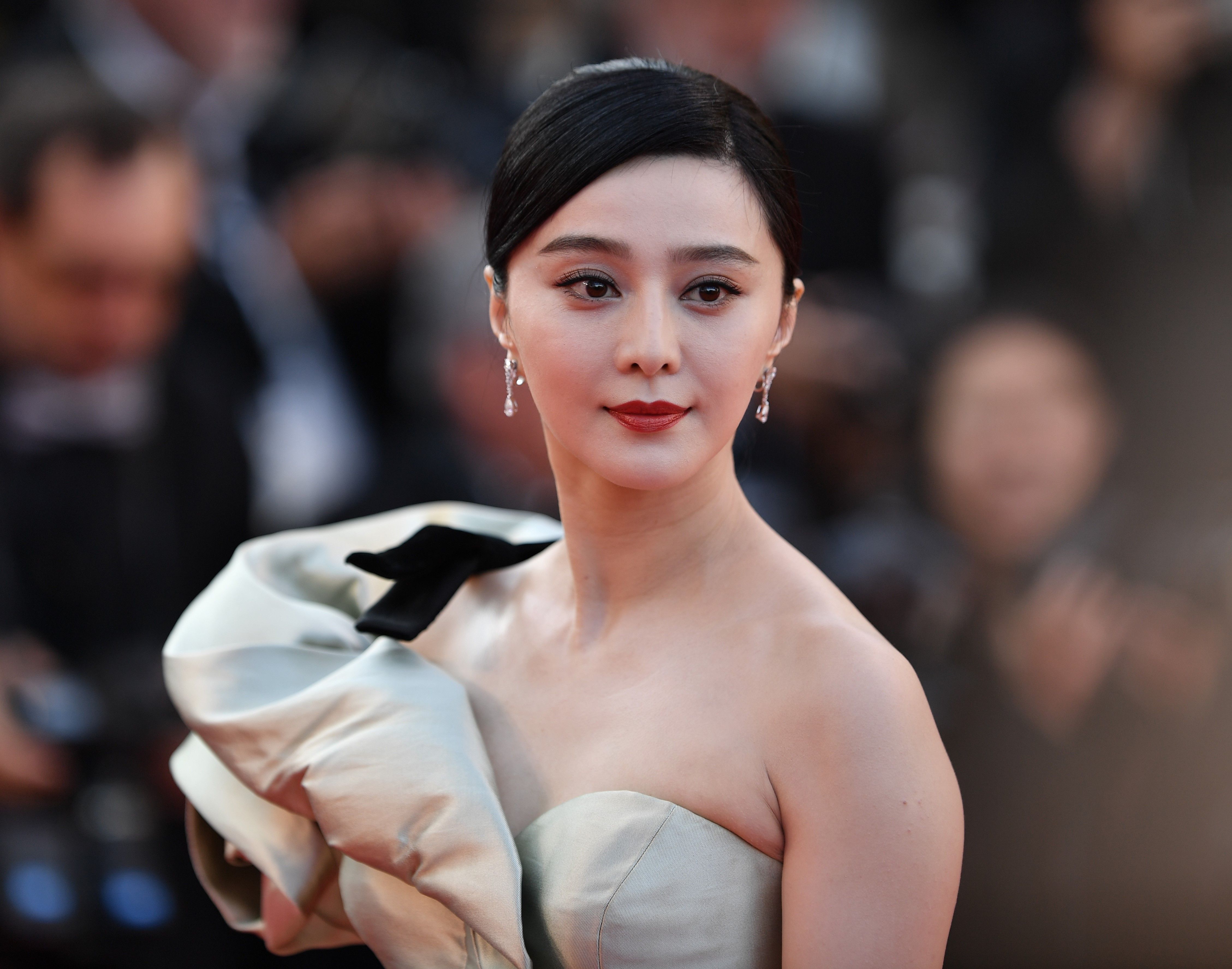 Forstærker Layouten sjælden UPDATED] Chinese Actress Fan Bingbing Reportedly Missing- Fan Bingbing  Disappeared
