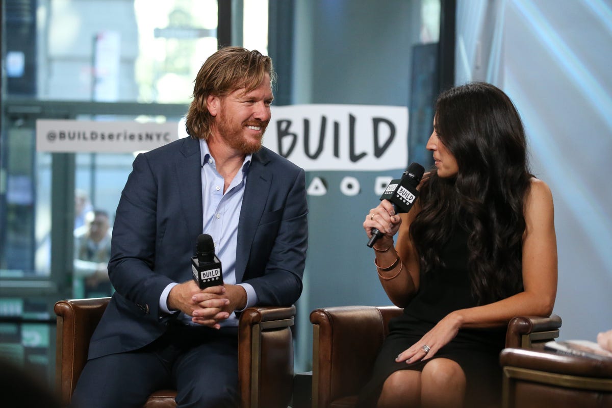 preview for Chip Gaines As An Advice Coach is Hilarious