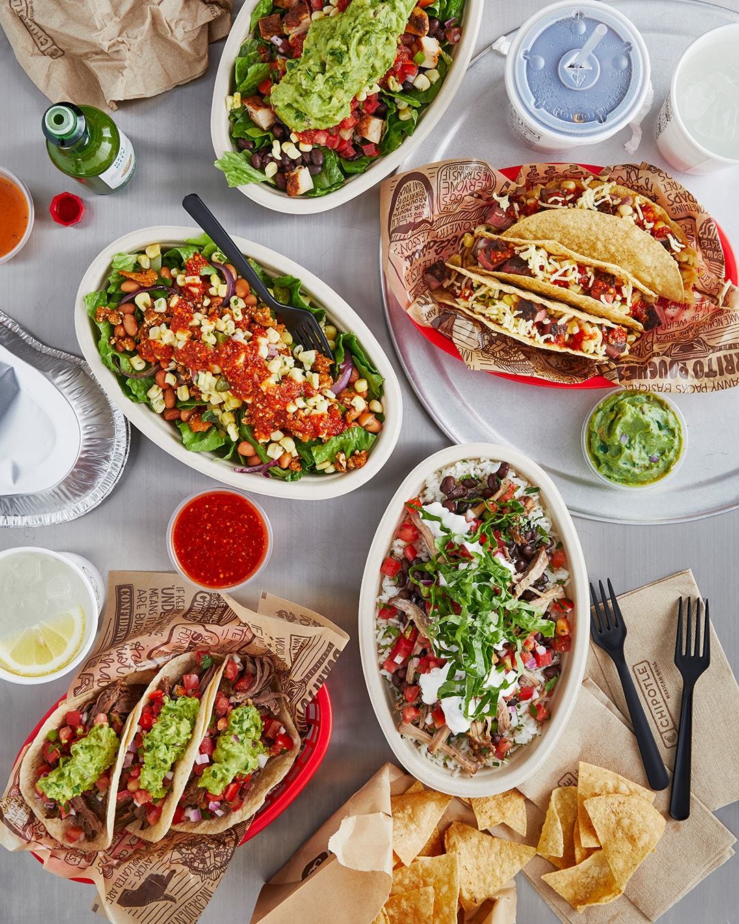 Chipotle Mexican Grill makes holiday window displays with its food