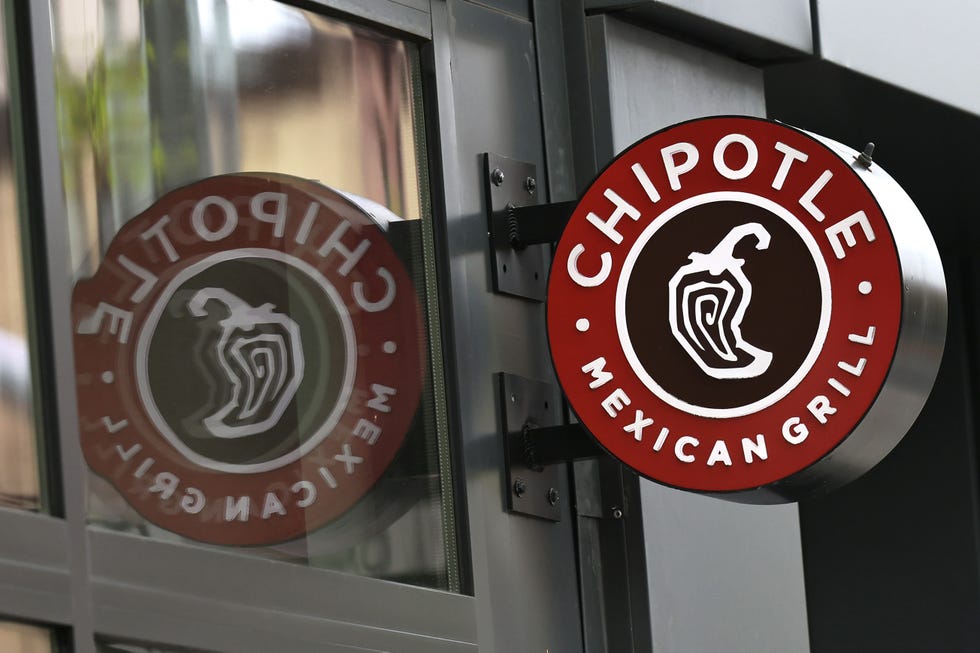 Chipotle Mexican Grill opens in Monroe with pickup window