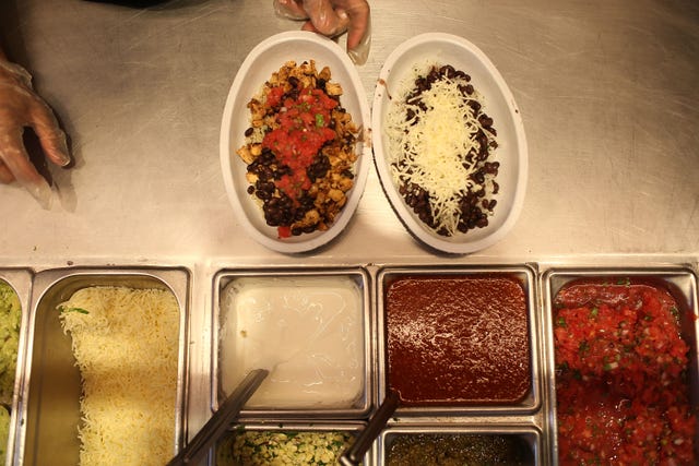 chipotle becomes first non gmo us restaurant chain