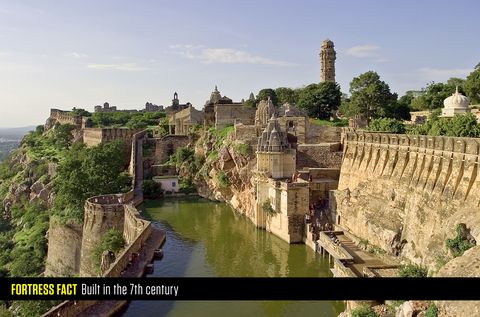 Waterway, Fortification, Historic site, Moat, Castle, Building, River, Ruins, Archaeological site, Unesco world heritage site, 
