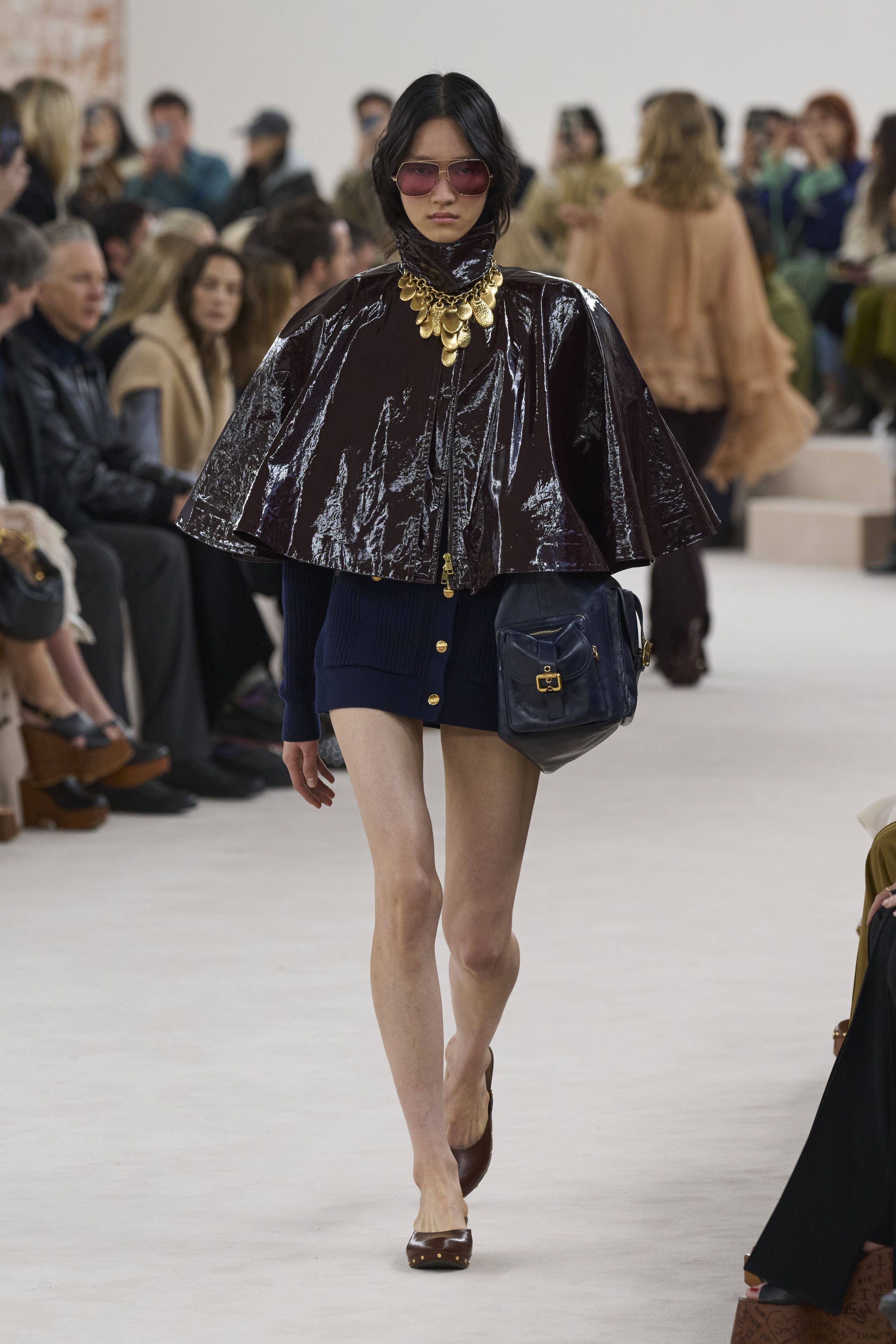クロエ(CHLOÉ)2024-25秋冬コレクション | ファッション | ELLE クロエ(CHLOÉ)2024-25秋冬コレクション | ファッション | ELLE