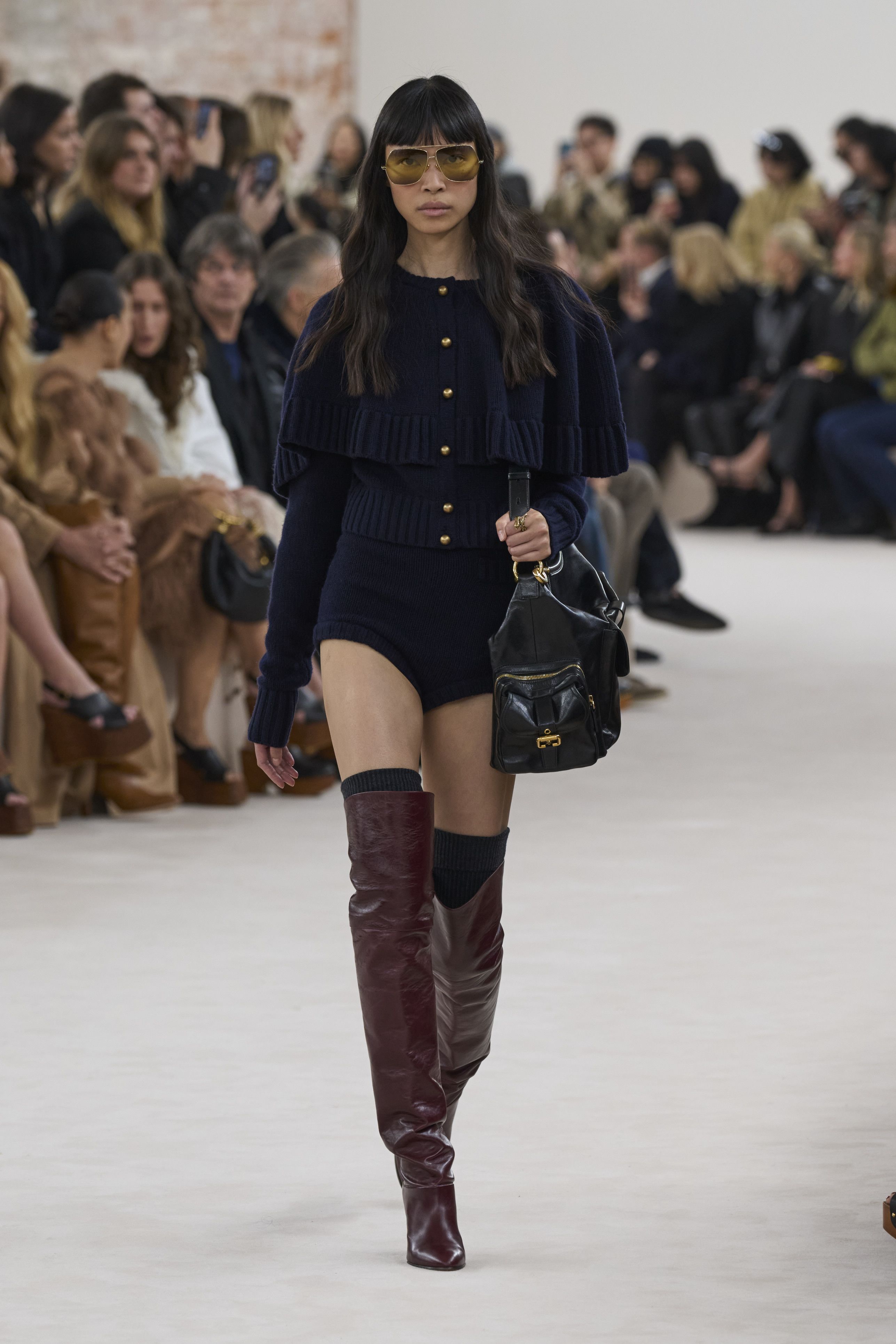 クロエ(CHLOÉ)2024-25秋冬コレクション | ファッション | ELLE クロエ(CHLOÉ)2024-25秋冬コレクション | ファッション | ELLE