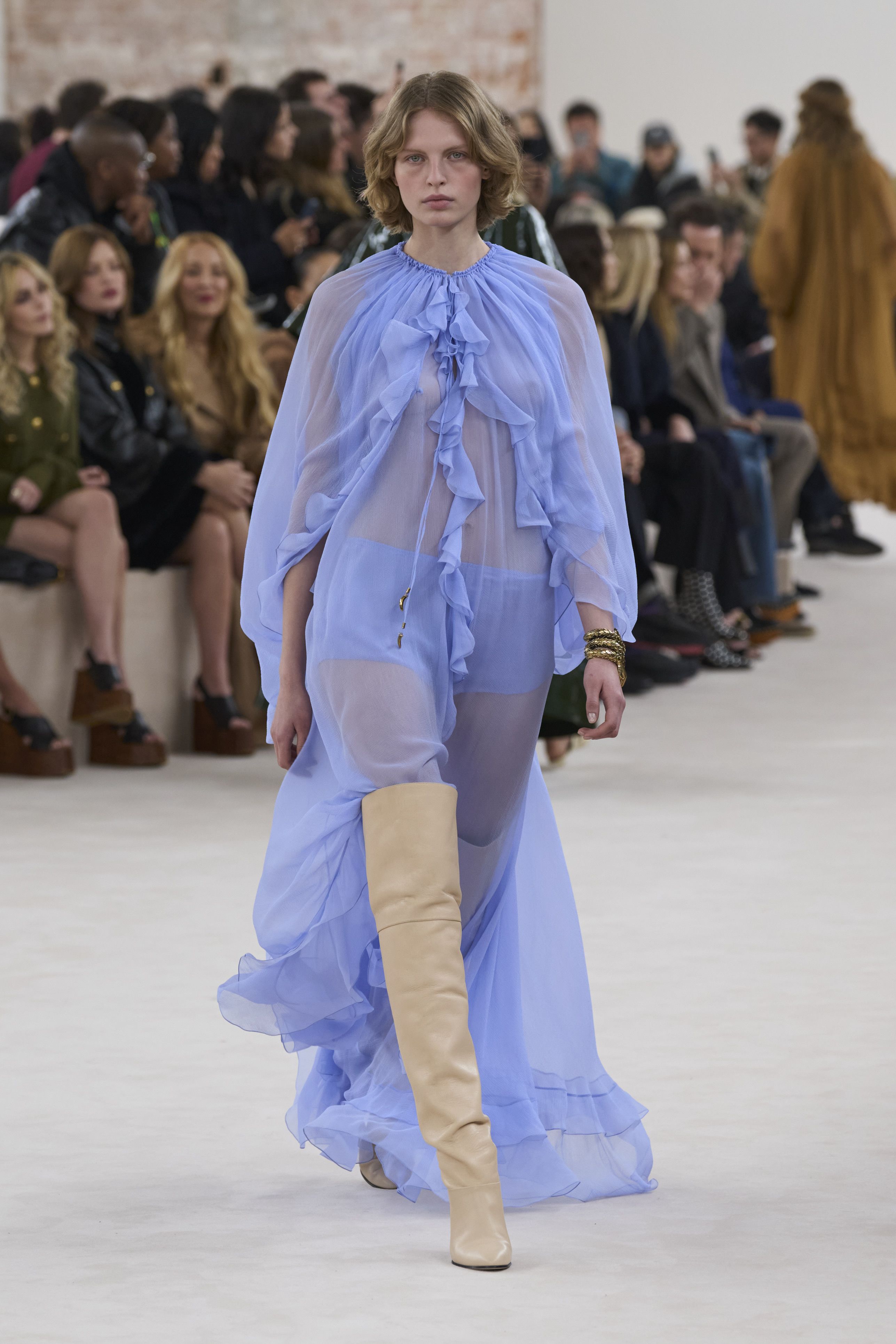 クロエ(CHLOÉ)2024-25秋冬コレクション | ファッション | ELLE クロエ(CHLOÉ)2024-25秋冬コレクション | ファッション | ELLE