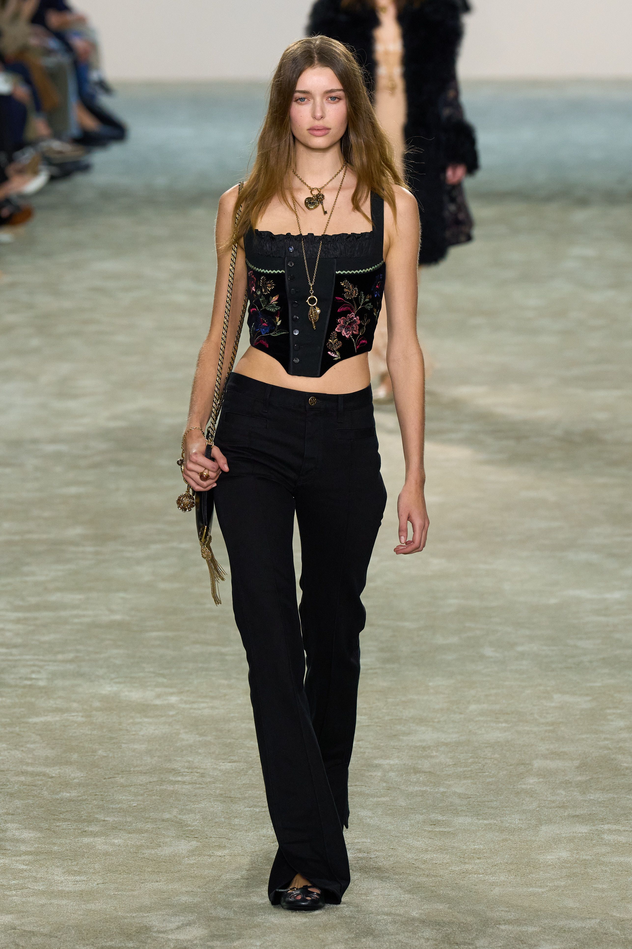 クロエ（CHLOE）2025-26秋冬コレクション | ファッション | ELLE