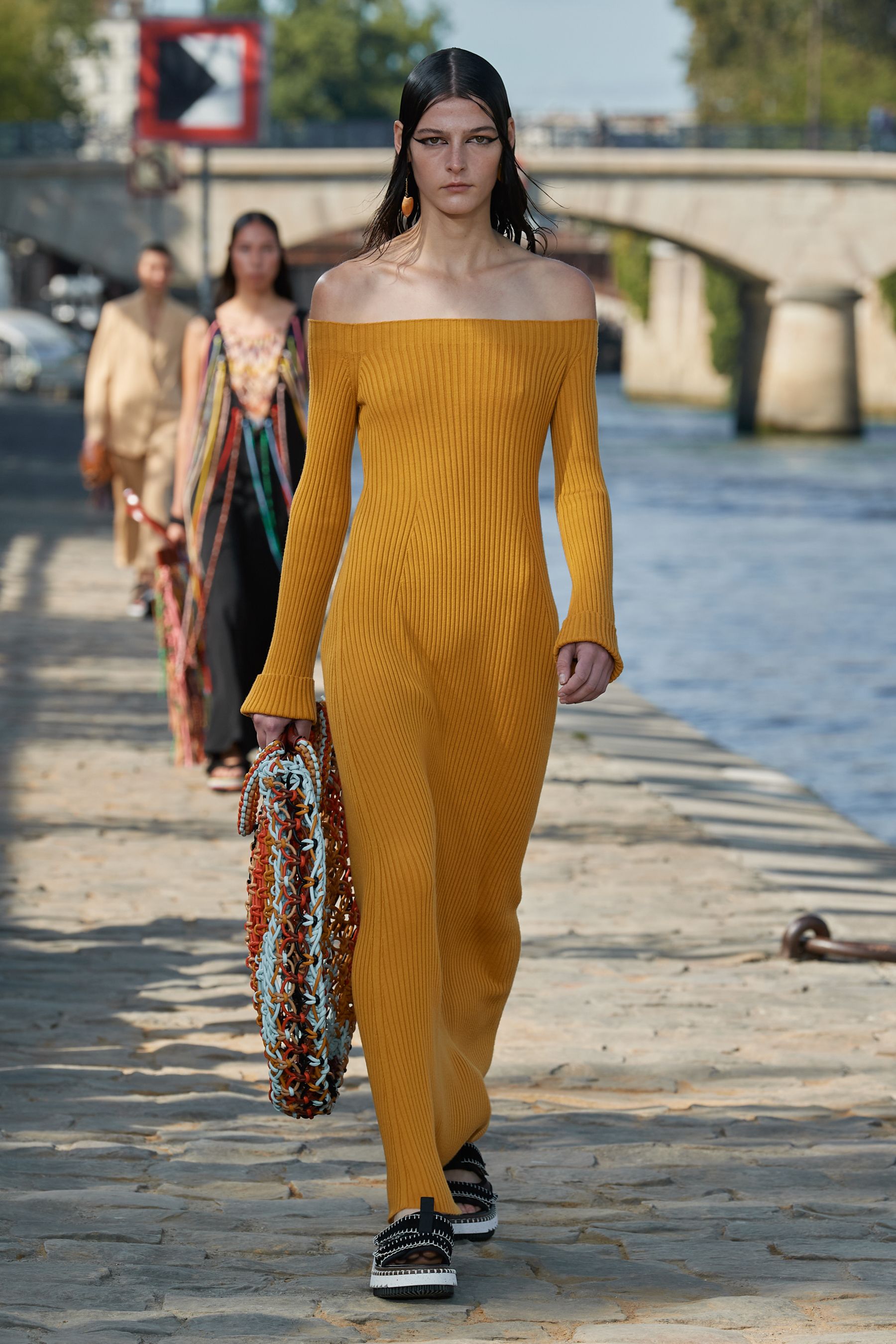 クロエ（CHLOE）」2022春夏コレクション | ファッション | ELLE