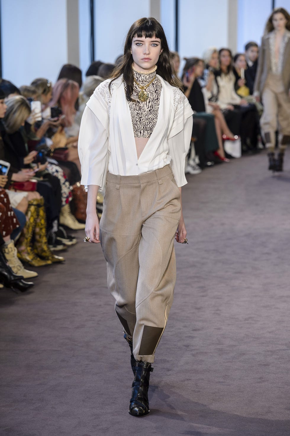 62 Looks From Chloé Fall 2018 PFW Show – Chloé Runway at Paris Fashion Week