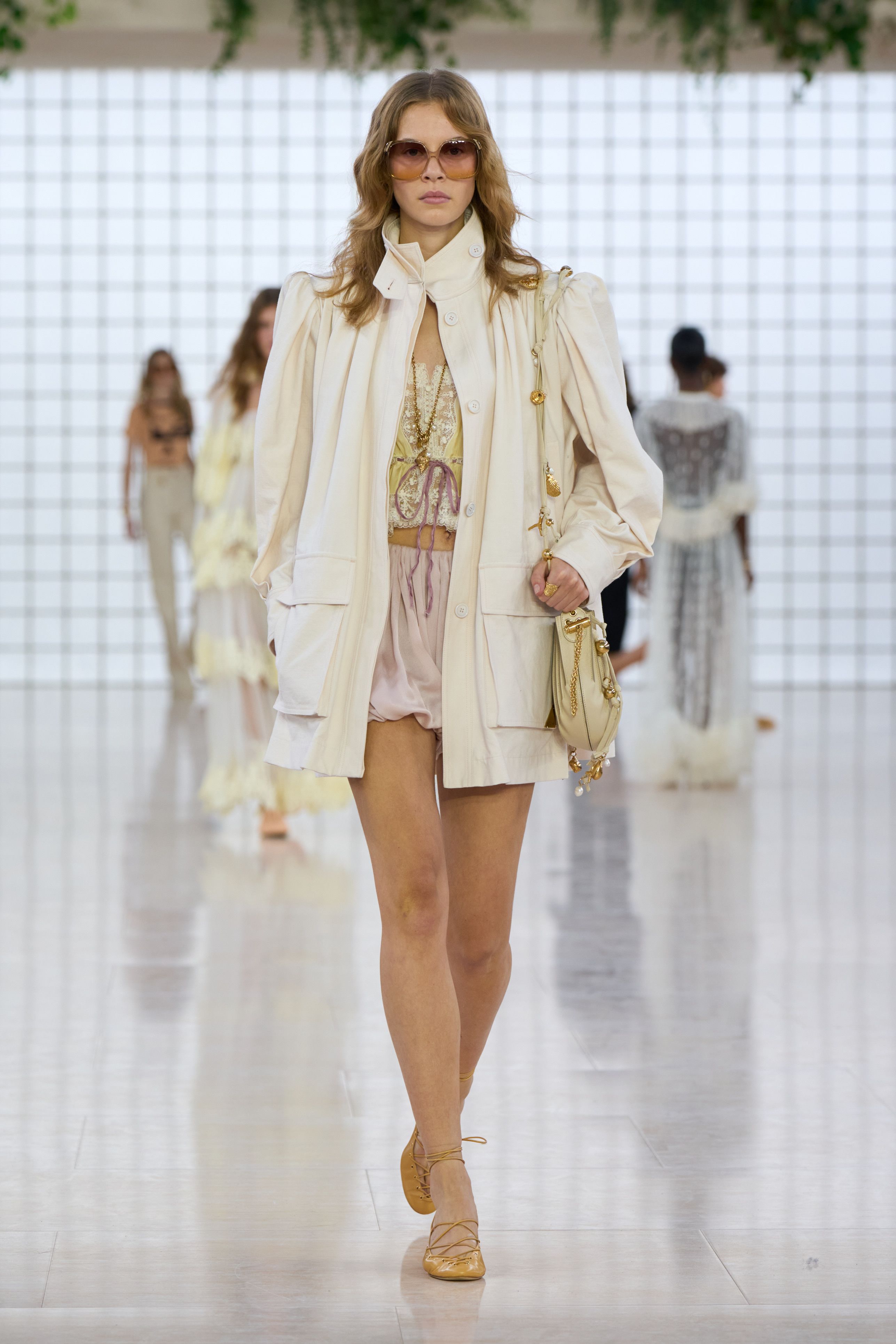 クロエ（CHLOE）」2025春夏コレクション | ファッション | ELLE